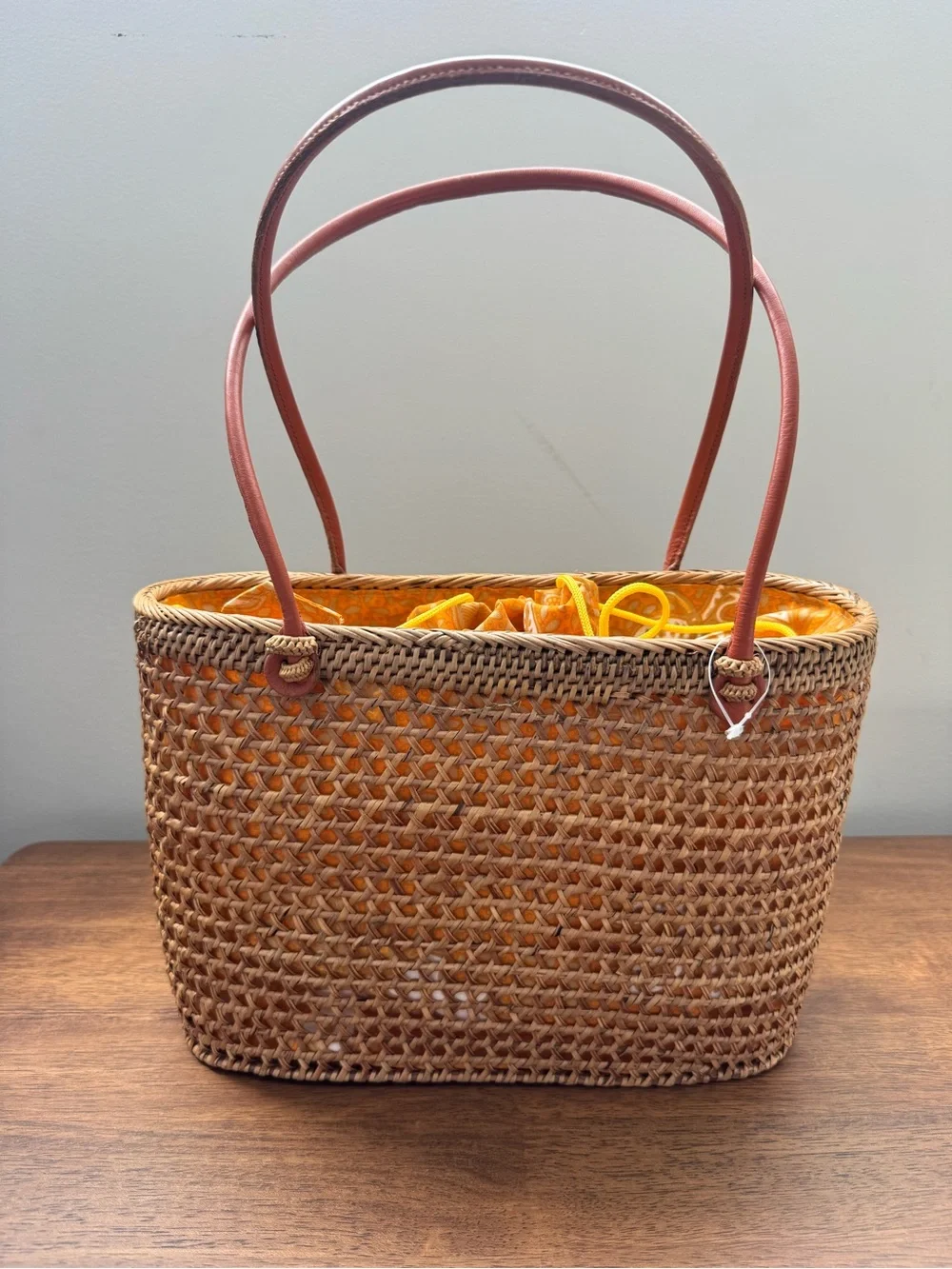 Balinese hand woven Rattan tote Bag Brand new.